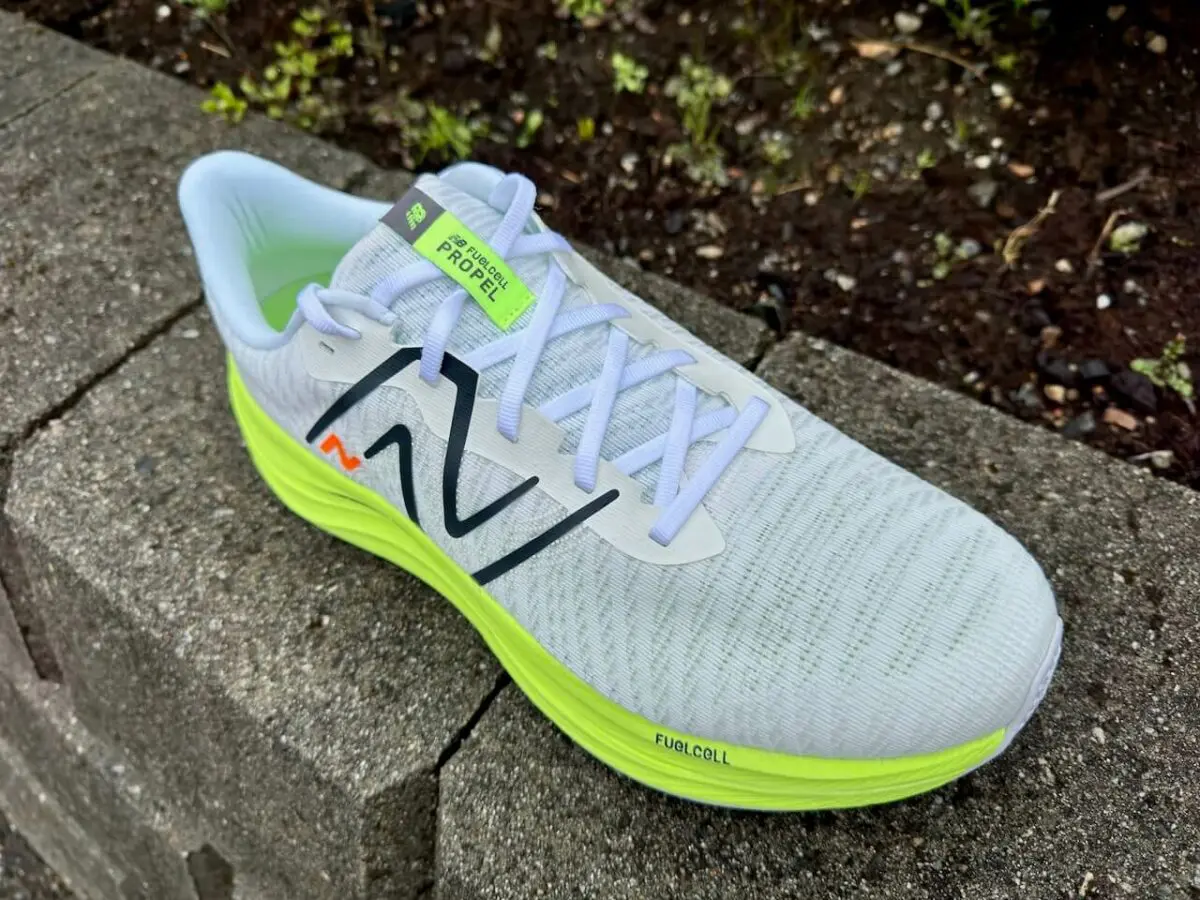 New Balance FuelCell Propel V4