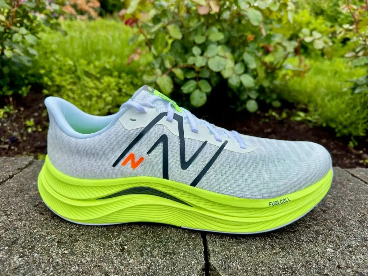 New Balance FuelCell Propel V4