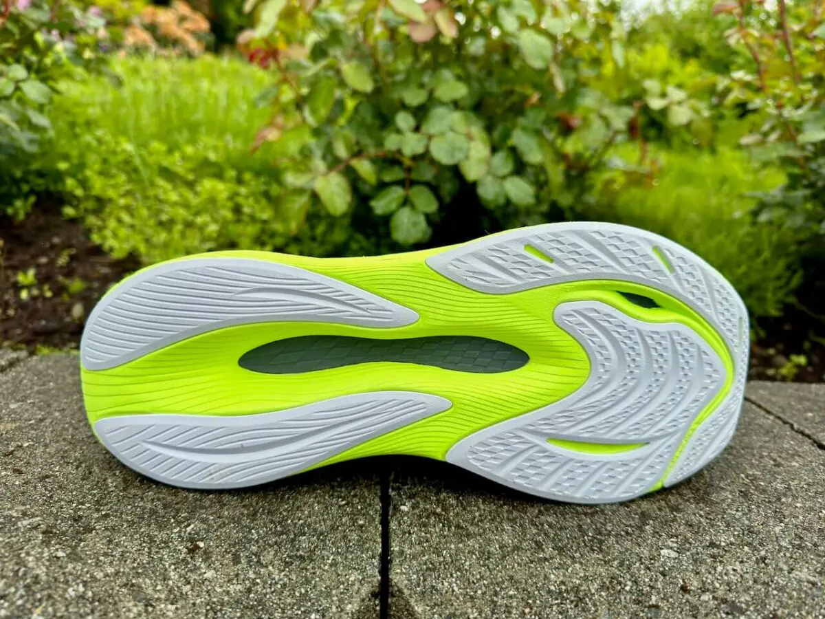 New Balance FuelCell Propel V4