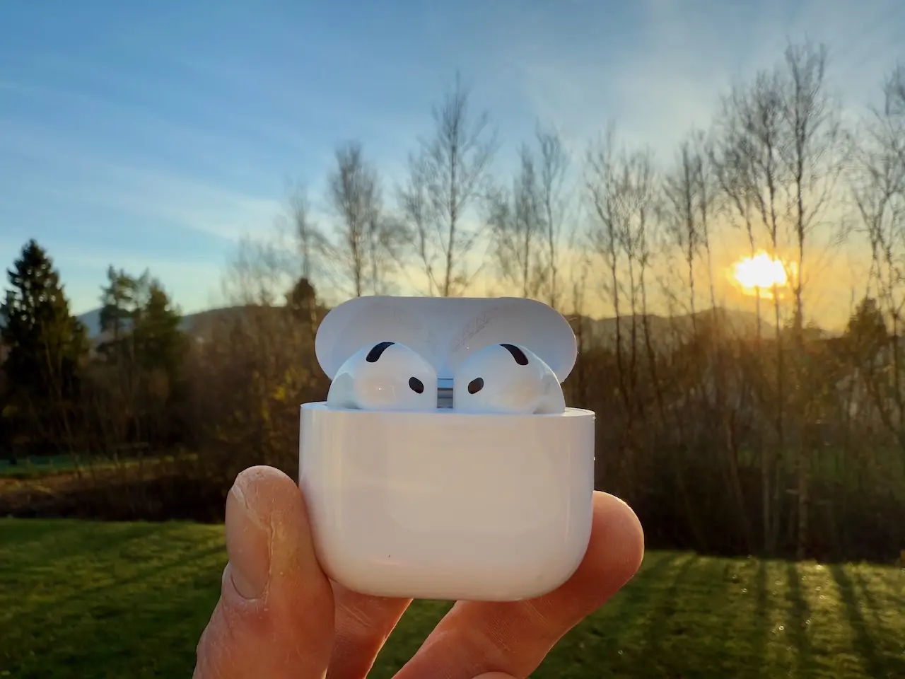 Apple AirPods 4 ANC