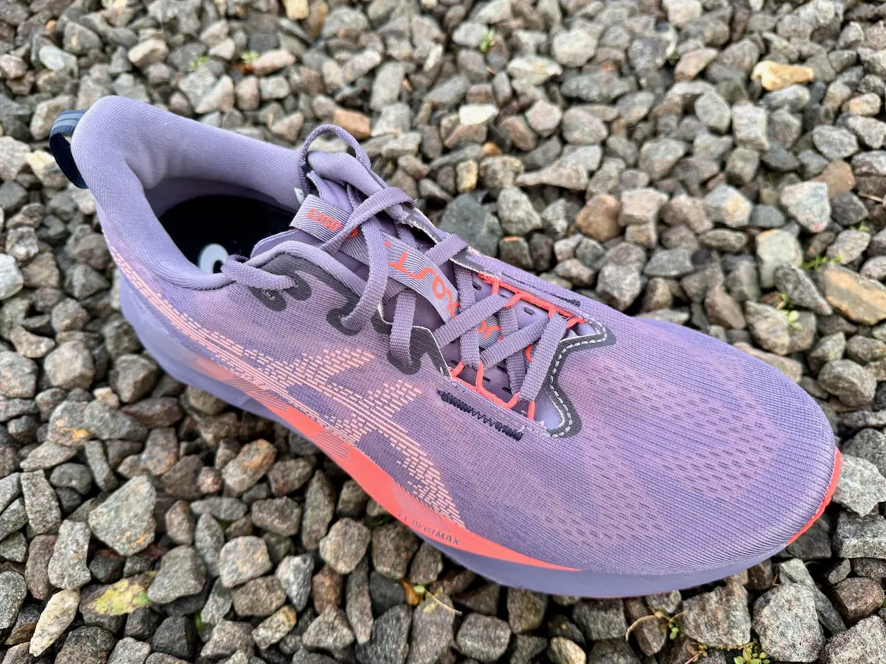 ASICS Novablast 5