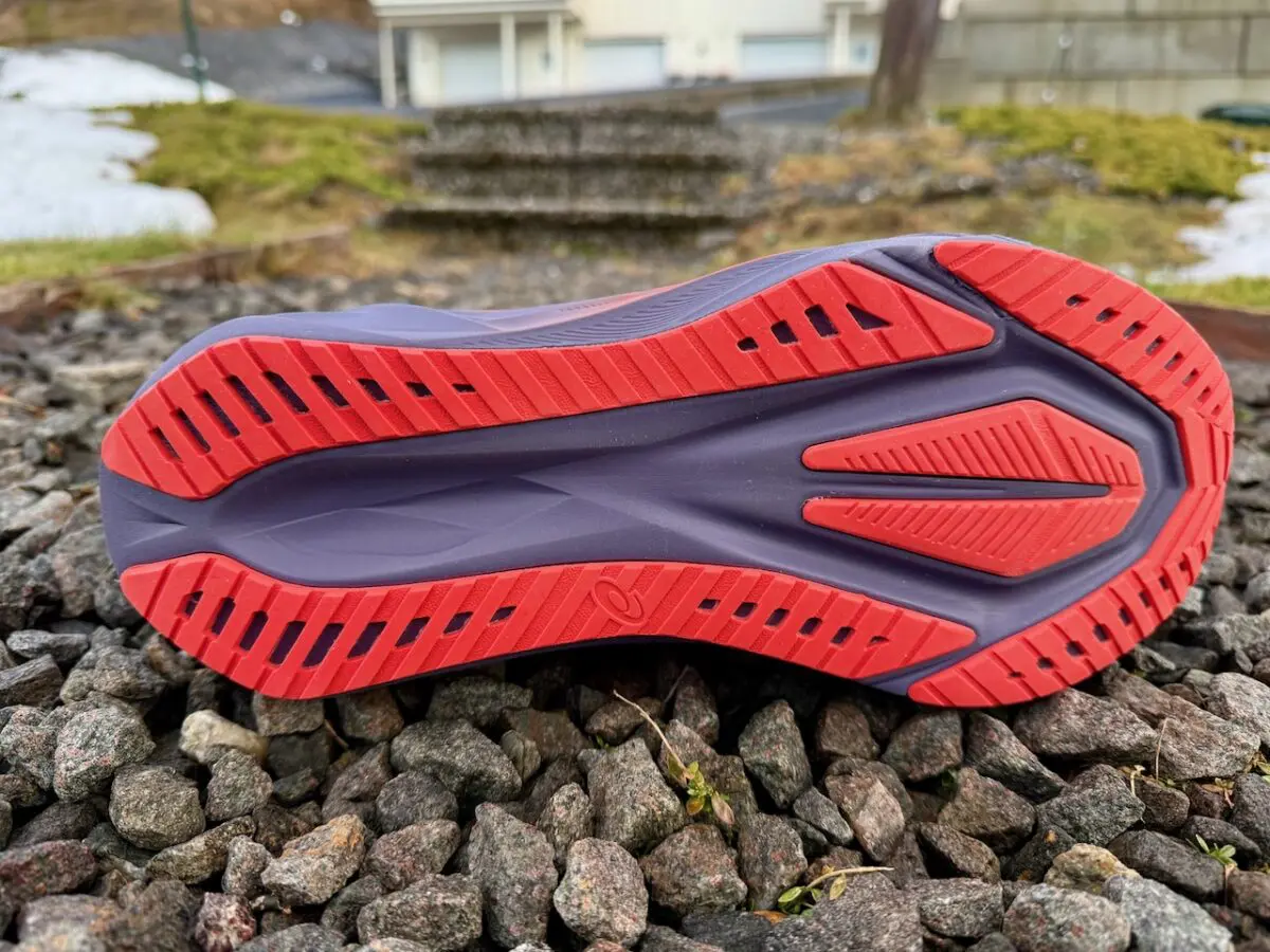 ASICS Novablast 5