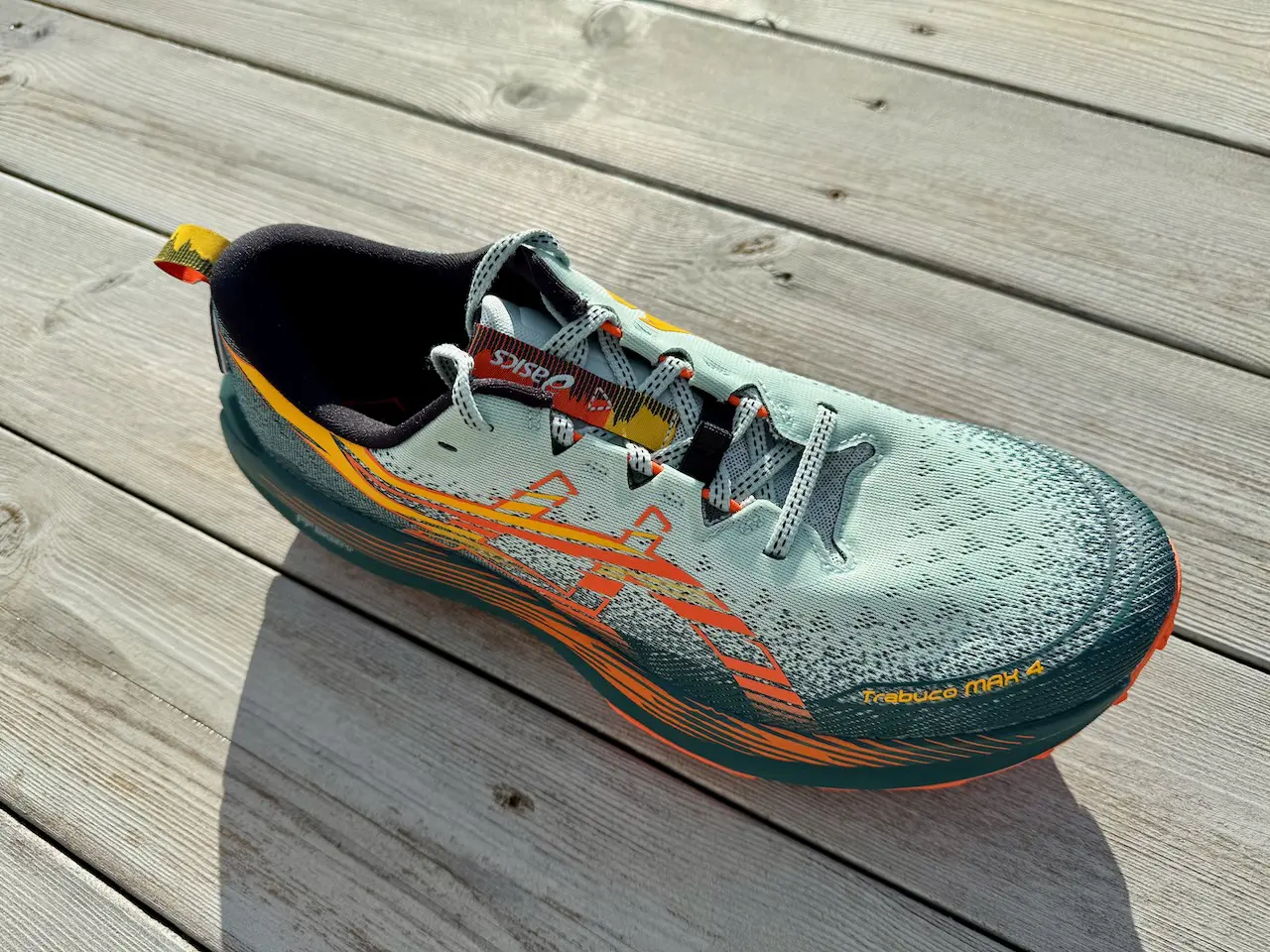 ASICS Trabuco MAX 4