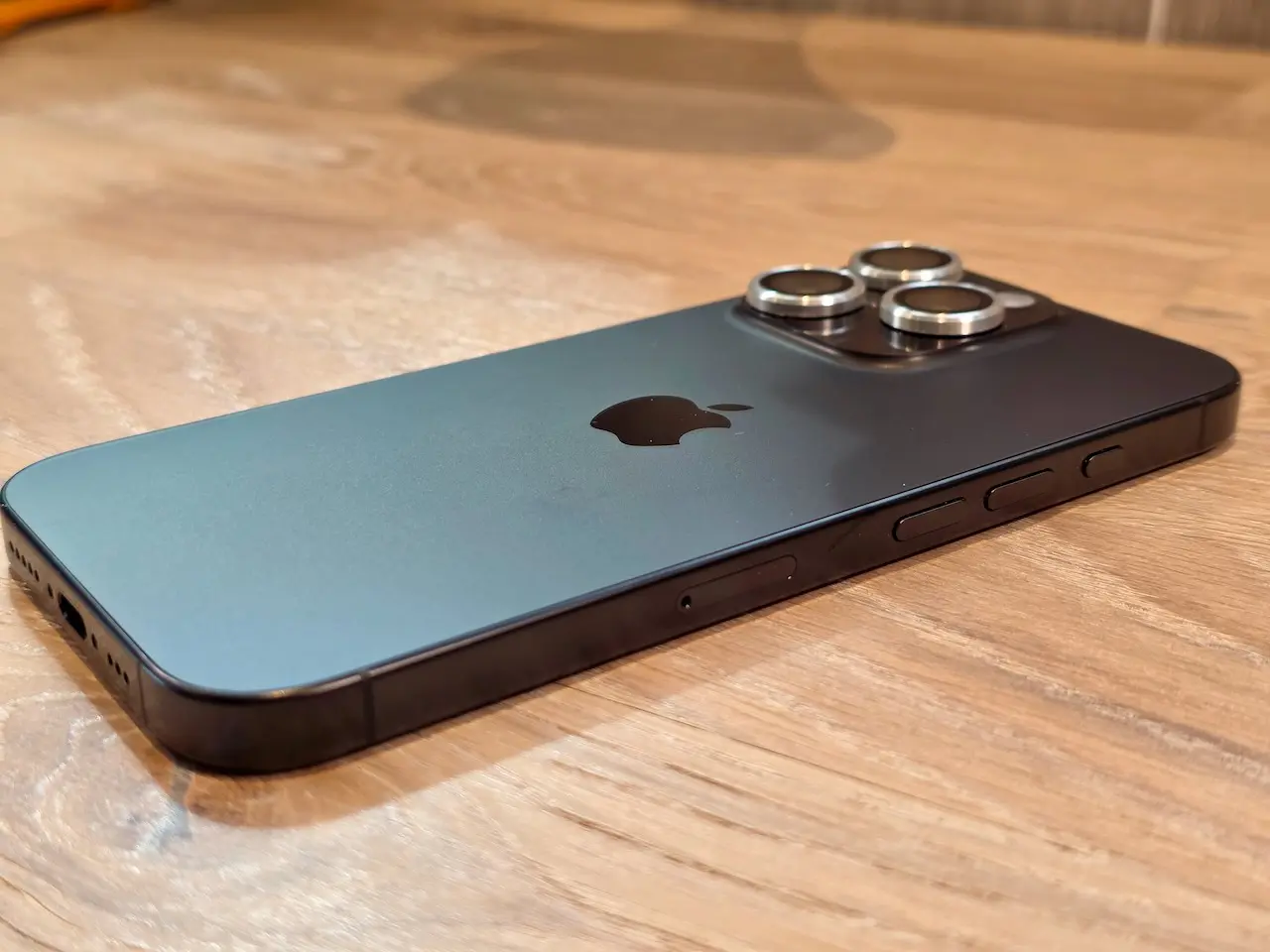 Apple iPhone 16 Pro