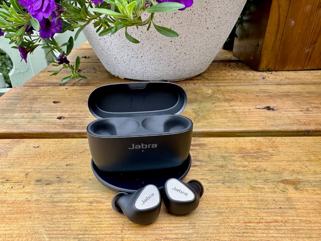 Featured image for “Test: Jabra Connect 5t”